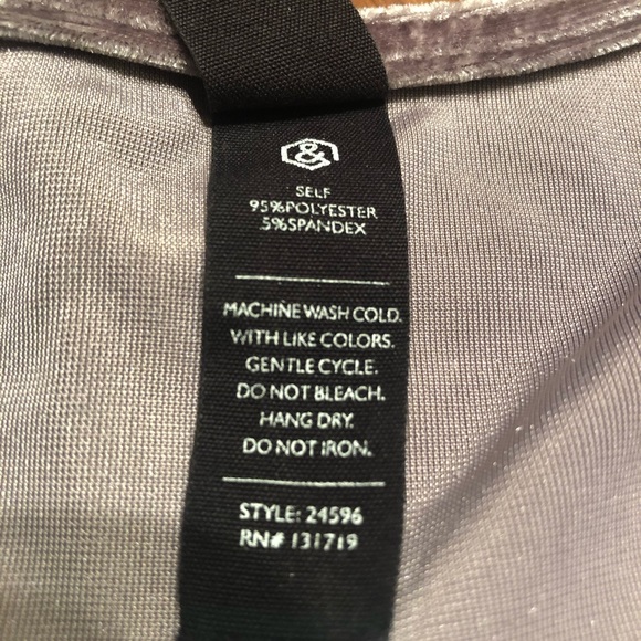 Agnes & Dora Short Sleeve Top. Size Medium. Purple - Picture 3 of 5